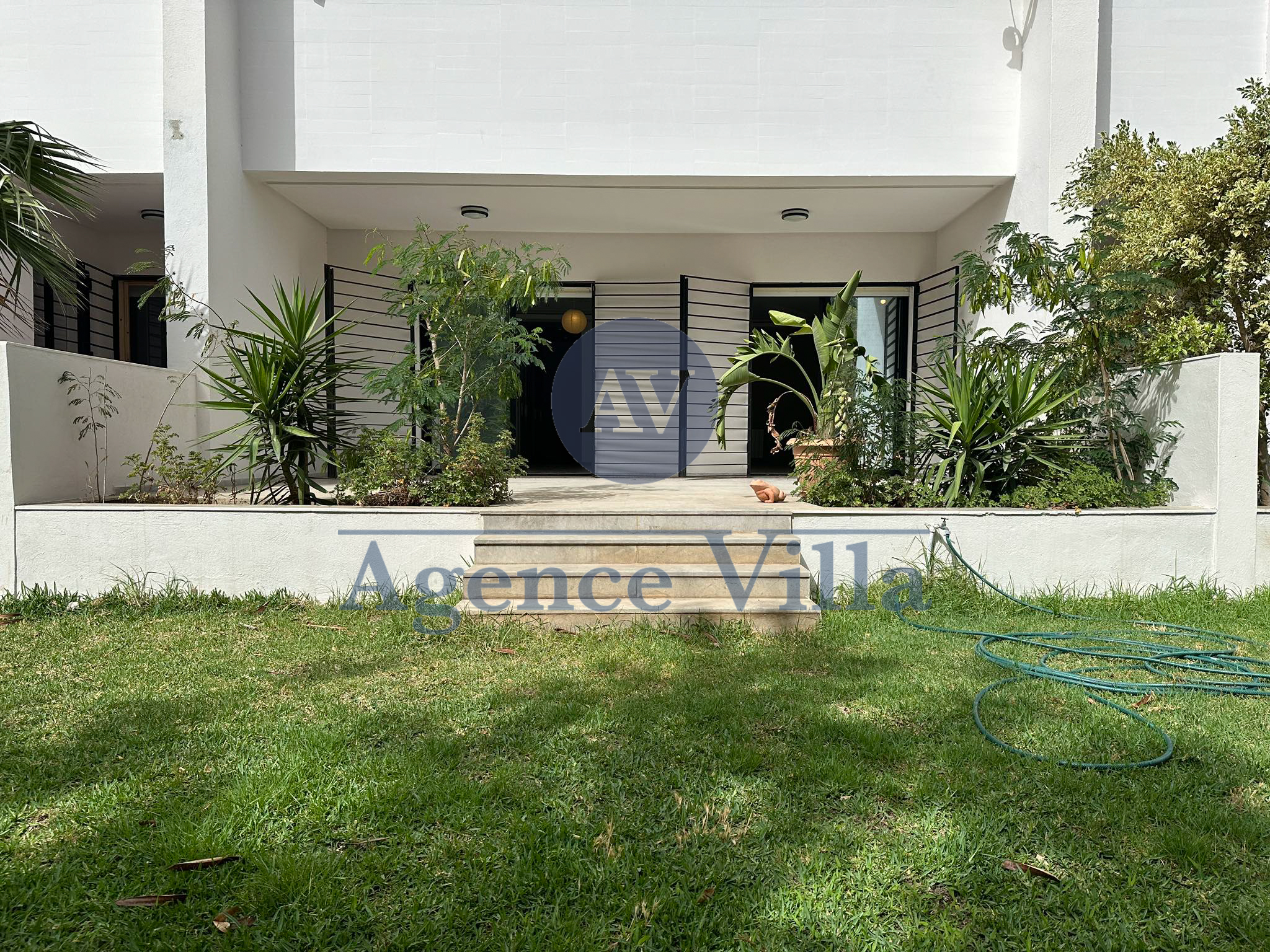 La Marsa Cite Du Stade Location Appart. 4 pices Un appartement s3 avec jardin  la marsa