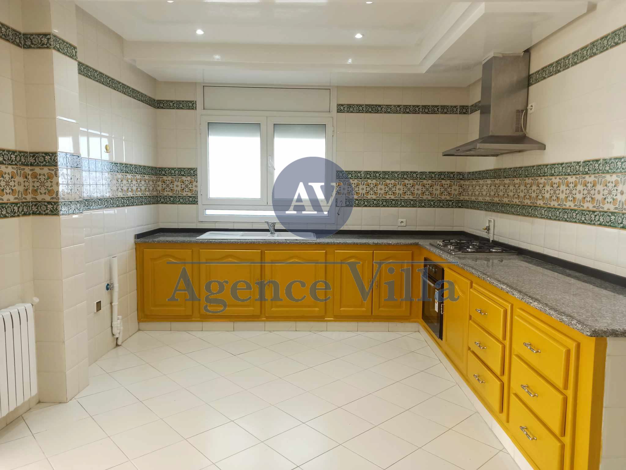 La Marsa Cite Des Juges 2 Location Appart. 5 pices+ Duplex indpendant s4  la marsa