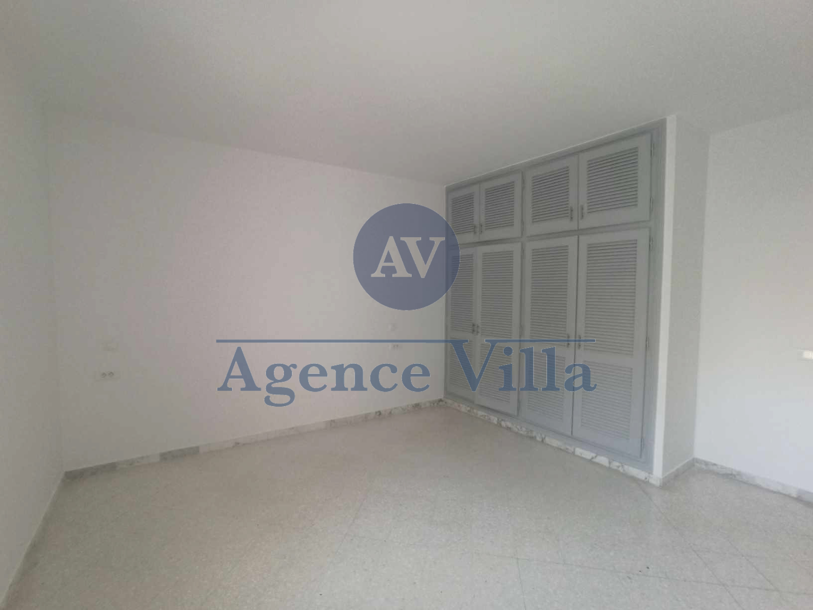 La Marsa Cite Des Juges 2 Location Appart. 5 pices+ Duplex indpendant s4  la marsa