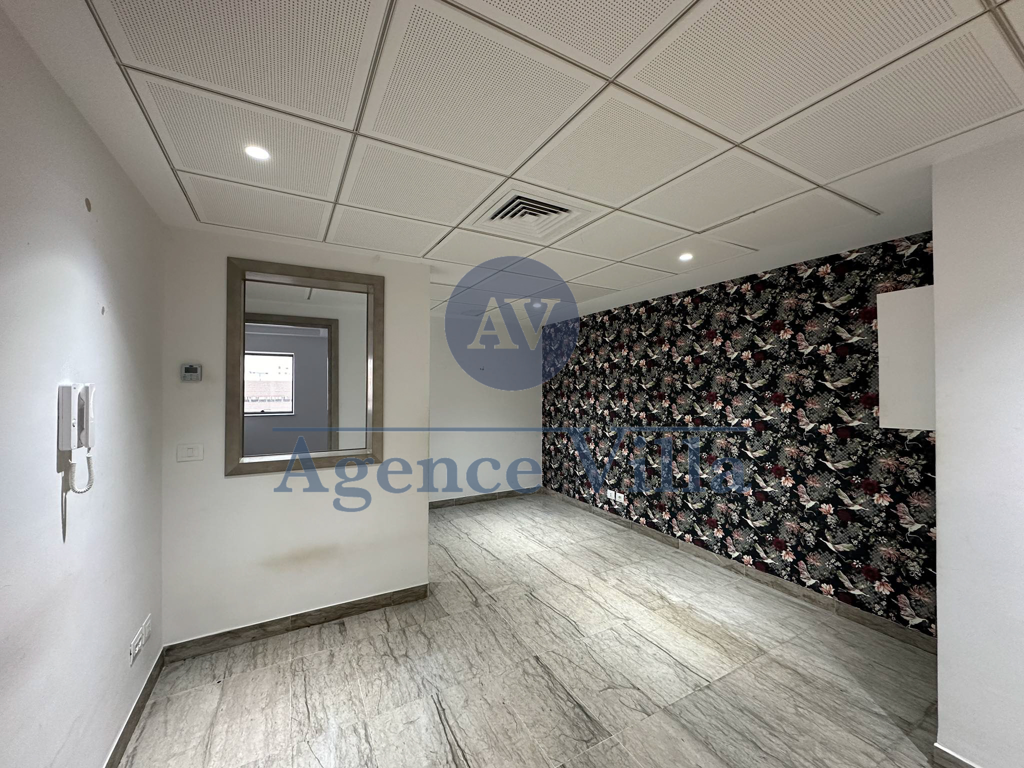 La Marsa&nbsp;Berge Du Lac&nbsp;Bureaux & Commerces&nbsp;Bureau&nbsp;Un bureau h4 au lac3