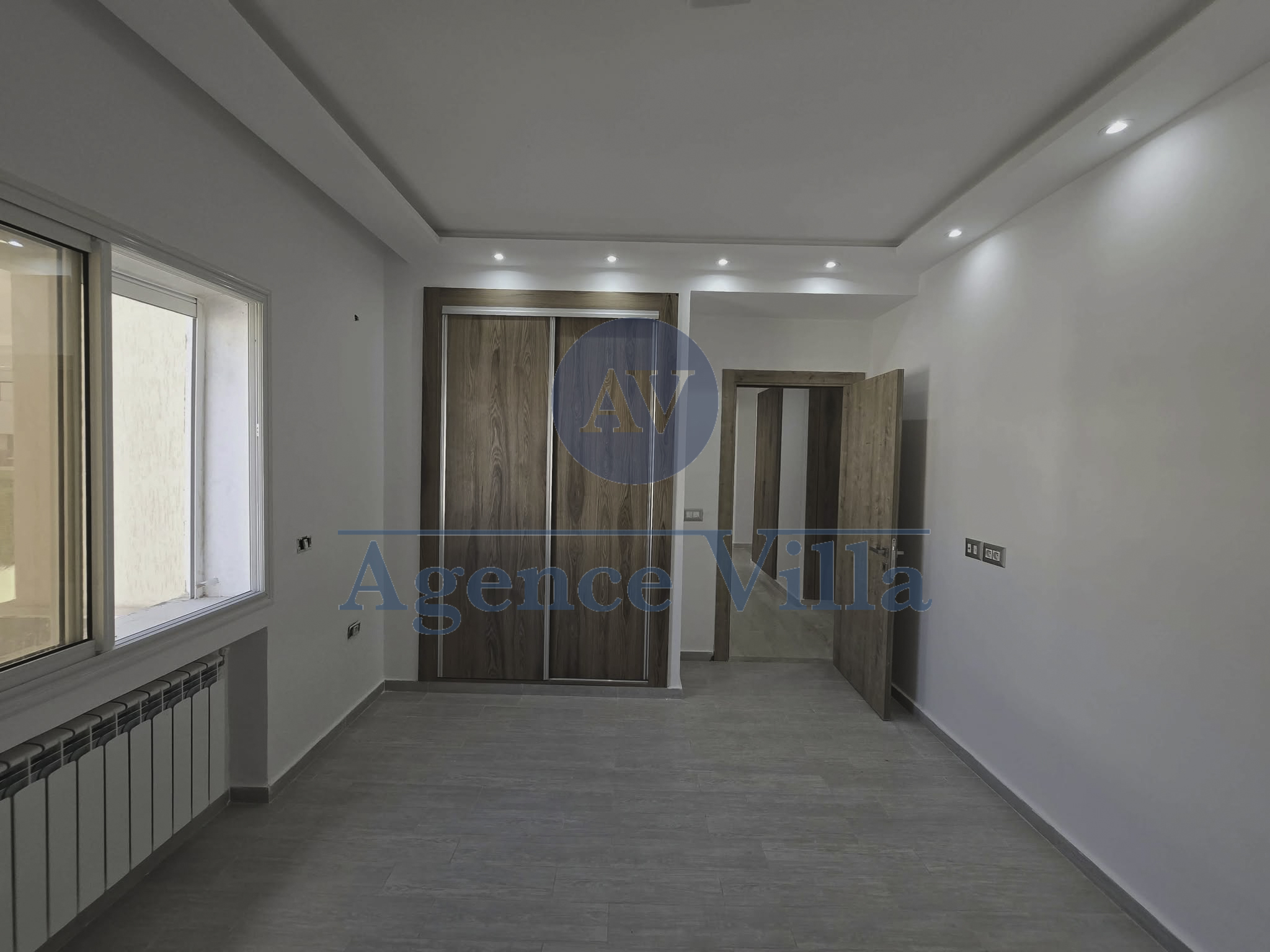 La Soukra&nbsp;Chotrana 1&nbsp;Location&nbsp;Duplex&nbsp;Un triplex s5 � la soukra