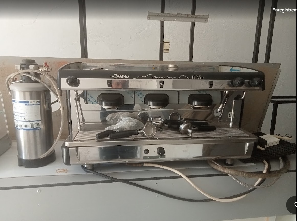 El Mourouj Residence Type Autre Autre Machine  caf professionnelle