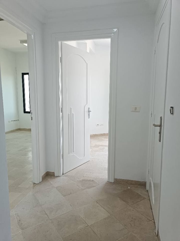 Cite El Khadra Kheireddine Pacha Location Appart. 4 pices Bureaux montplaisir  vue lac  quartier pro