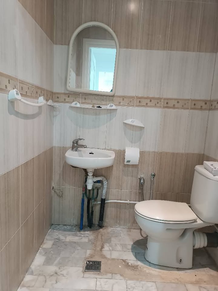 Cite El Khadra Kheireddine Pacha Location Appart. 4 pices Bureaux montplaisir  vue lac  quartier pro