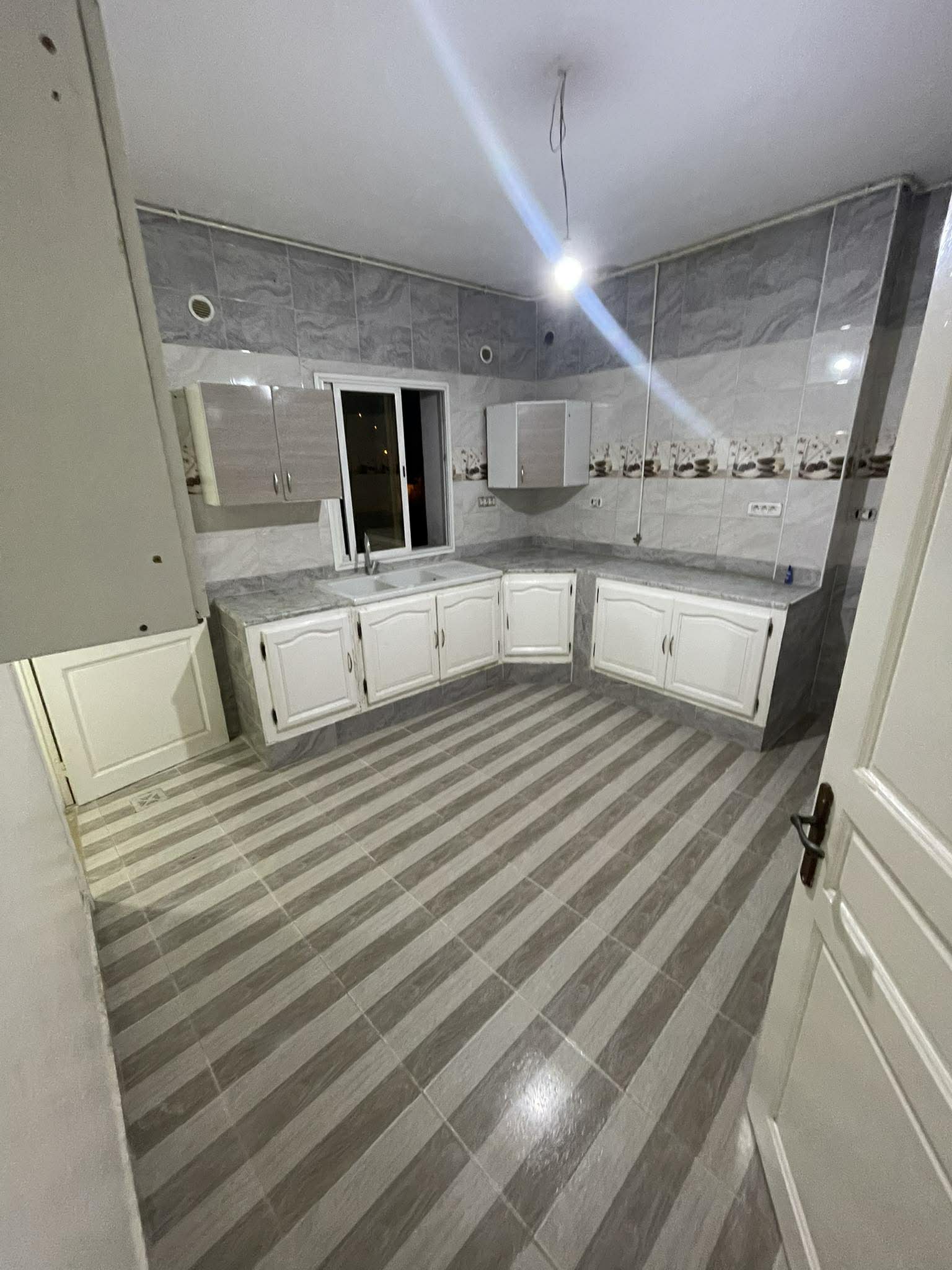 Mnihla&nbsp;Jardins d'el Menzah&nbsp;Location&nbsp;Appart. 3 pi�ces&nbsp;S3 aux jardins menzah