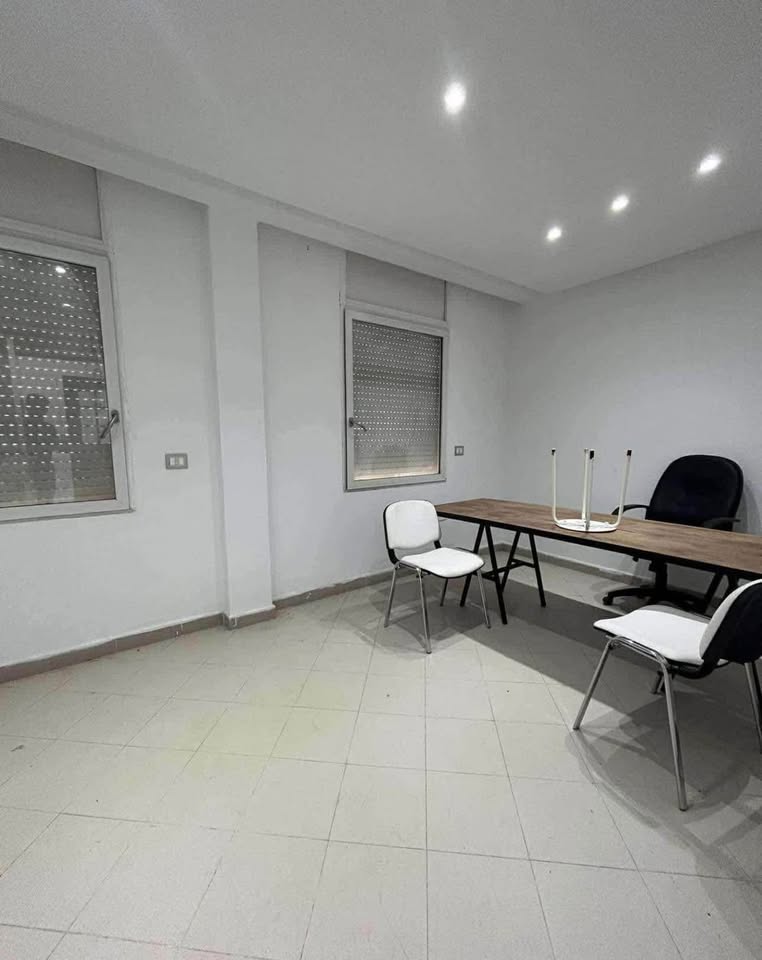 Ain Zaghouan Ain Zaghouan Location Autre Local bureautique  rue khaled ibn el walid