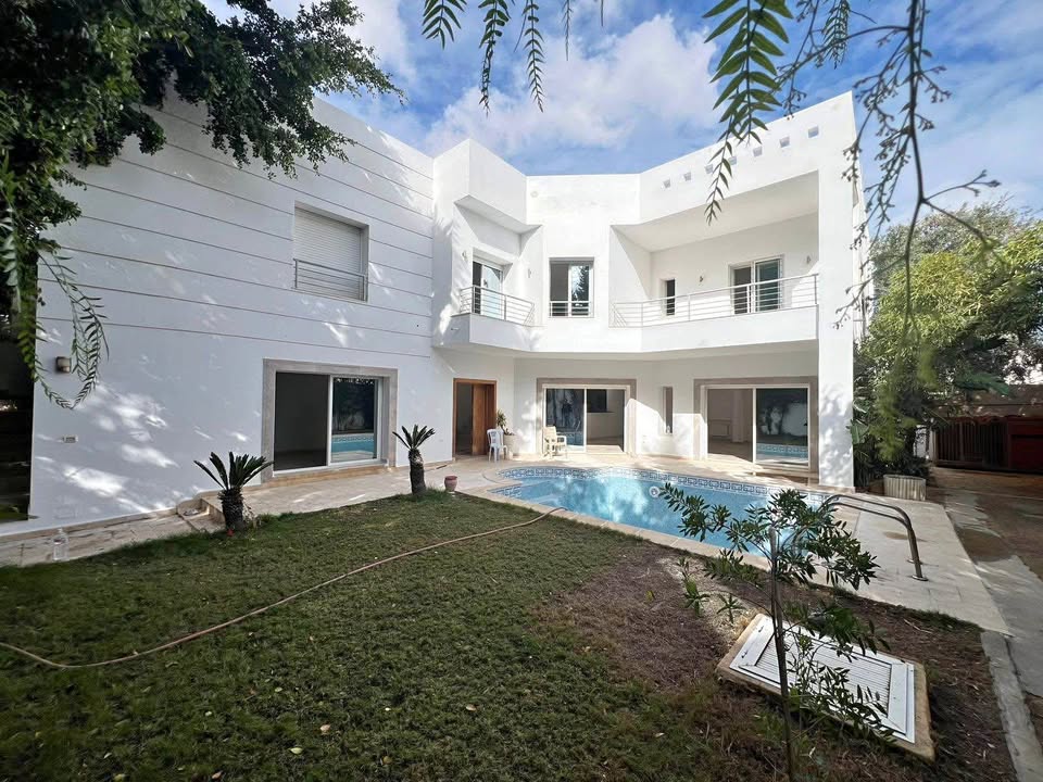 Ain Zaghouan Ain Zaghouan Location Autre Villa de prestige  ain zaghouan nord