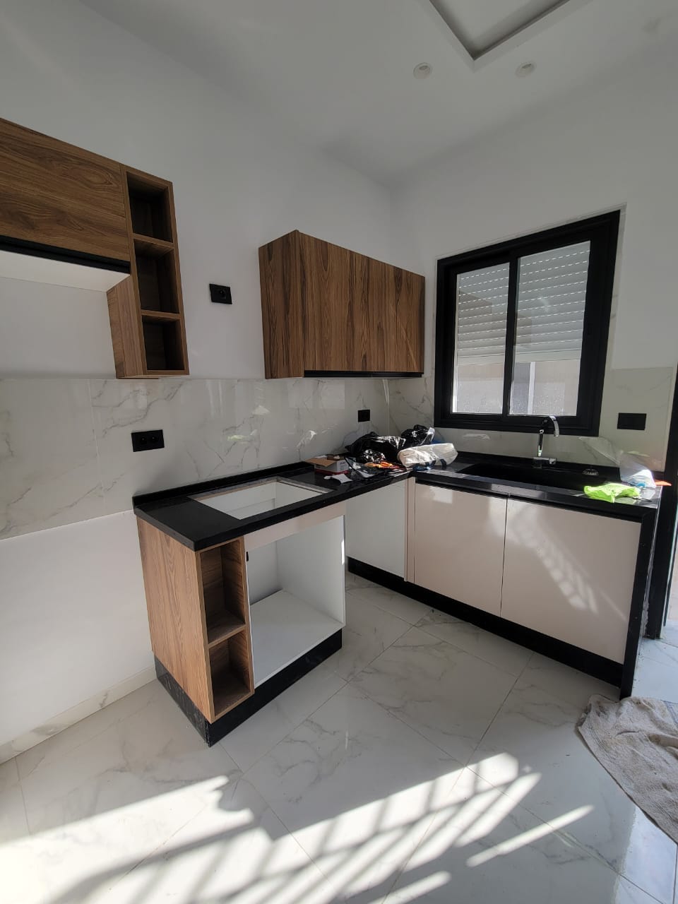 Bizerte Nord&nbsp;Cite El Korniche 1&nbsp;Location&nbsp;Appart. 2 pi�ces&nbsp;Un rezdechauss� de type s2