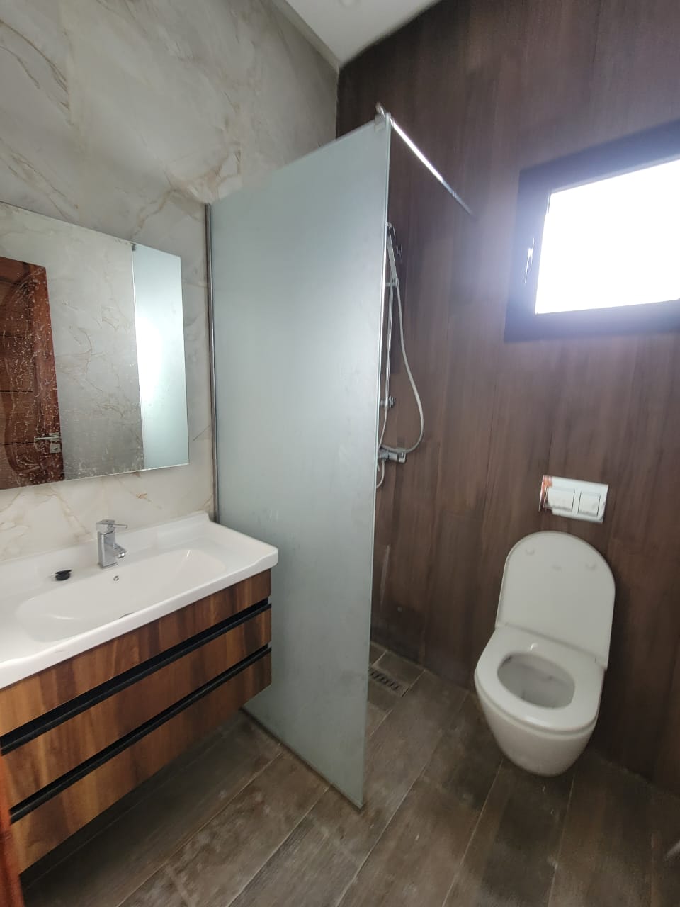 Bizerte Nord&nbsp;Cite El Korniche 1&nbsp;Location&nbsp;Appart. 2 pi�ces&nbsp;Un rezdechauss� de type s2