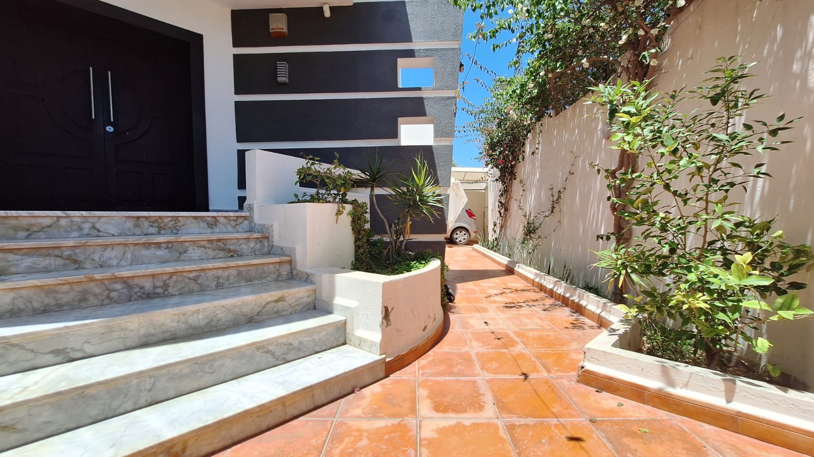 Akouda Akouda Vente Maisons Trs belle villa de coin derrire maytek akouda