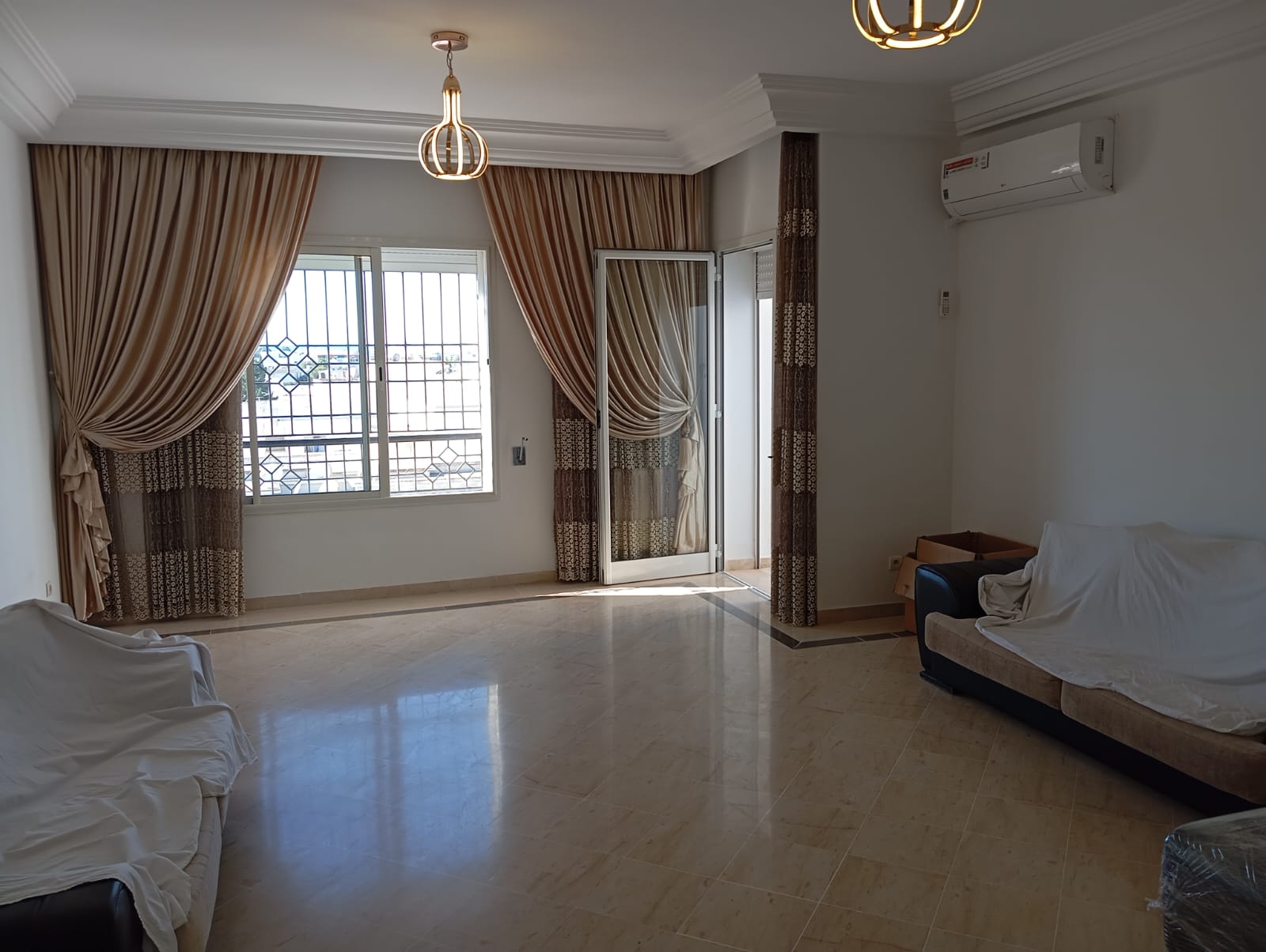 La Marsa El Aouina Location Appart. 4 pices Appartement splus 3  lwahat