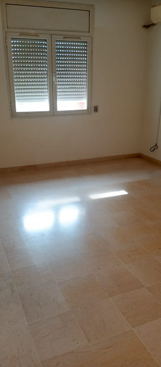 La Marsa El Aouina Location Appart. 2 pices Apprtement   s plus  1  wahat