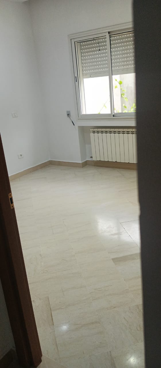 La Marsa&nbsp;El Aouina&nbsp;Location&nbsp;Appart. 4 pi�ces&nbsp;�tage de villa s3 � laouina