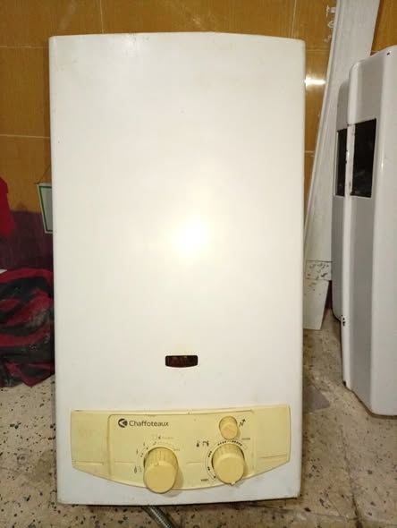 El Mourouj&nbsp;Cite El Wifak&nbsp;Chauffage&nbsp;Autre&nbsp;Chauffe bain gaz nat et radiateur elect murale