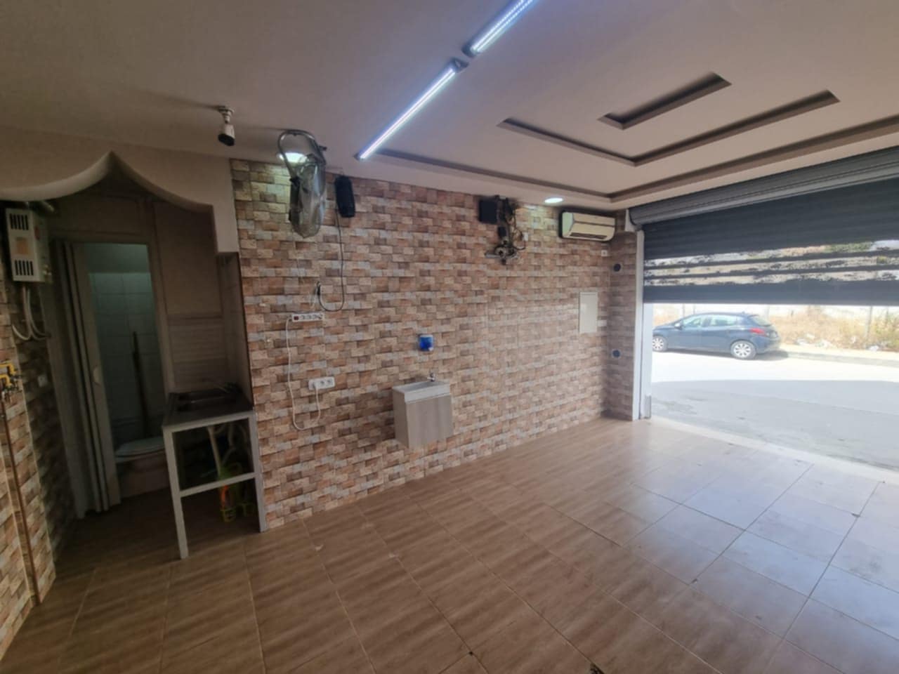 Raoued&nbsp;Cite Ennkhilet&nbsp;Bureaux & Commerces&nbsp;Fond de Commerce&nbsp;Restaurant