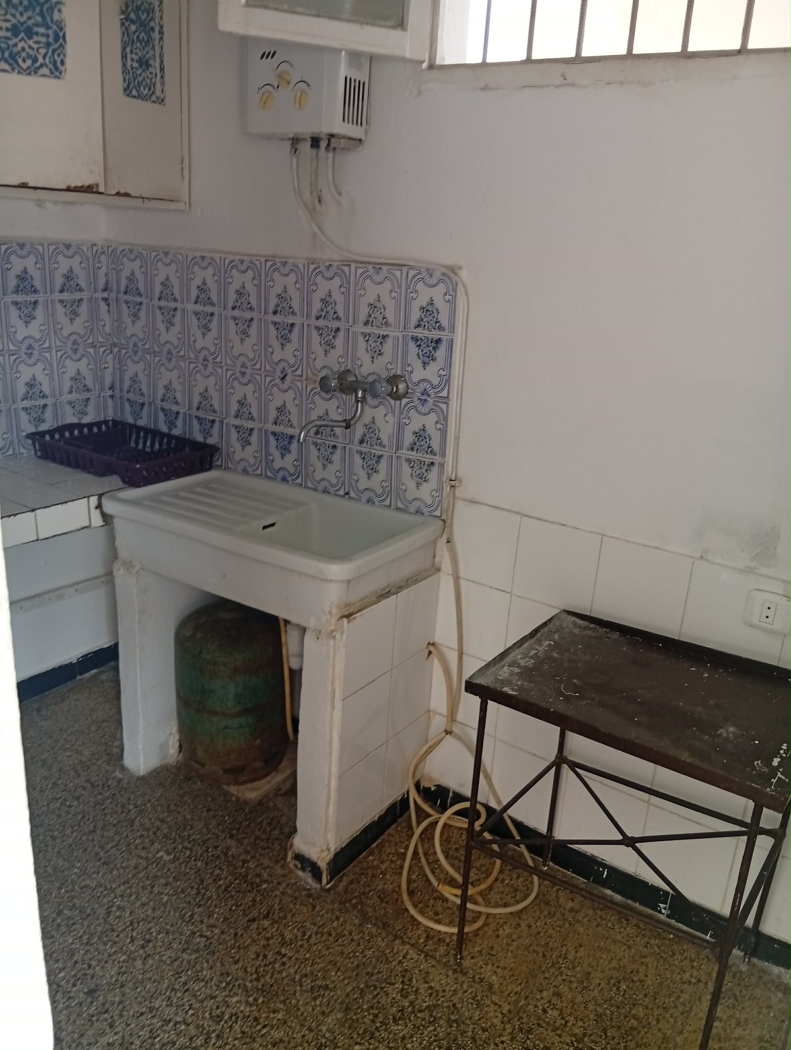 Ariana Ville&nbsp;Cite Ennouzha&nbsp;Location&nbsp;Appart. 1 pi�ce&nbsp;Studio a ariana