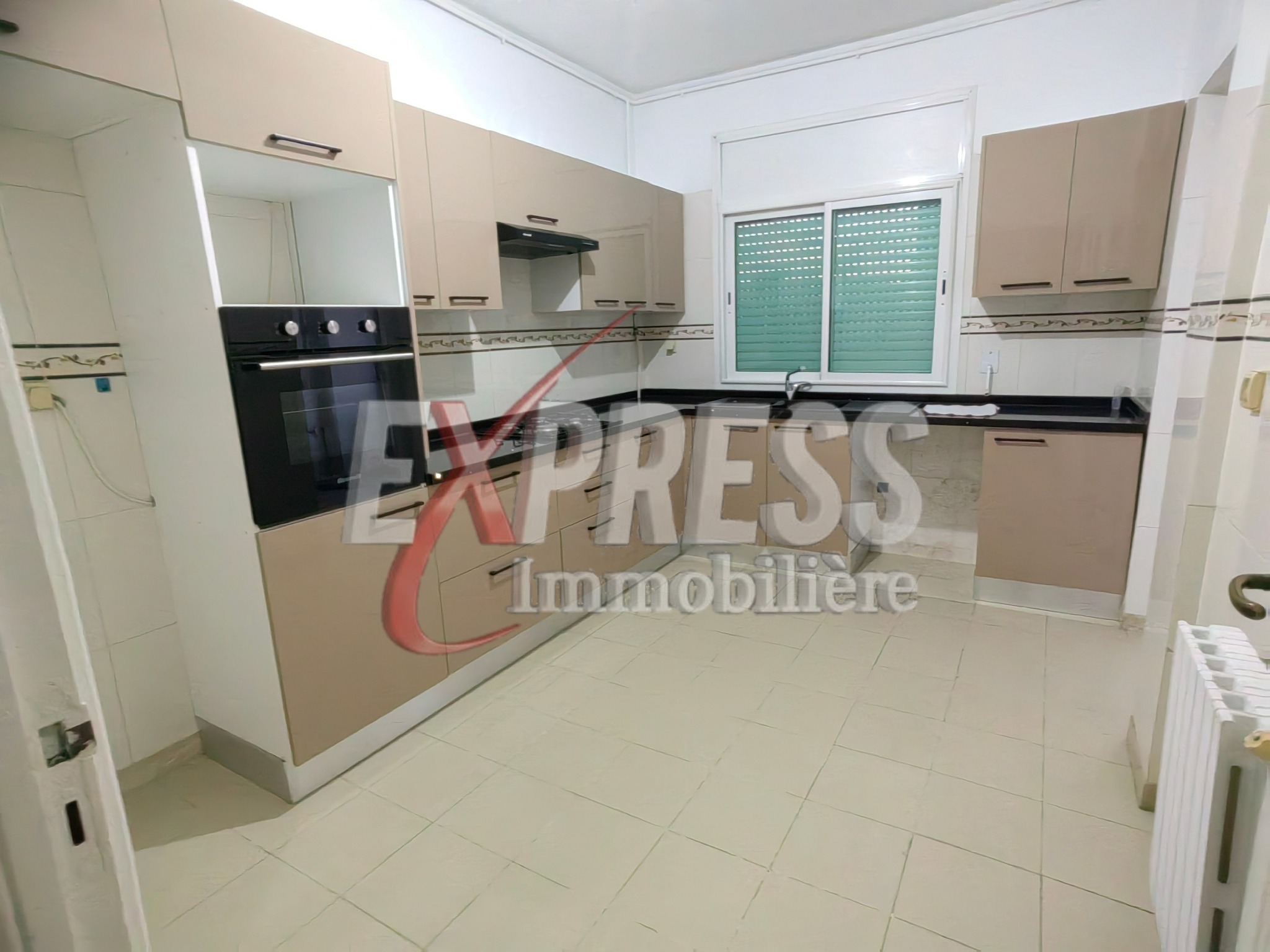 Ariana Ville Cite Ennasr 2 Location Appart. 4 pices Appartement s3  ennaser 2
