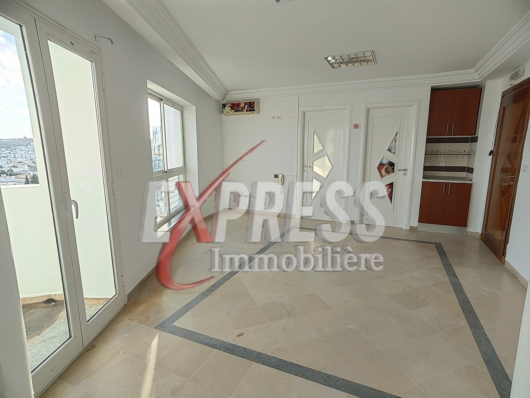 Ariana Ville Cite Ennasr 2 Location Surfaces Bureau h2 dams immeuble bureautique