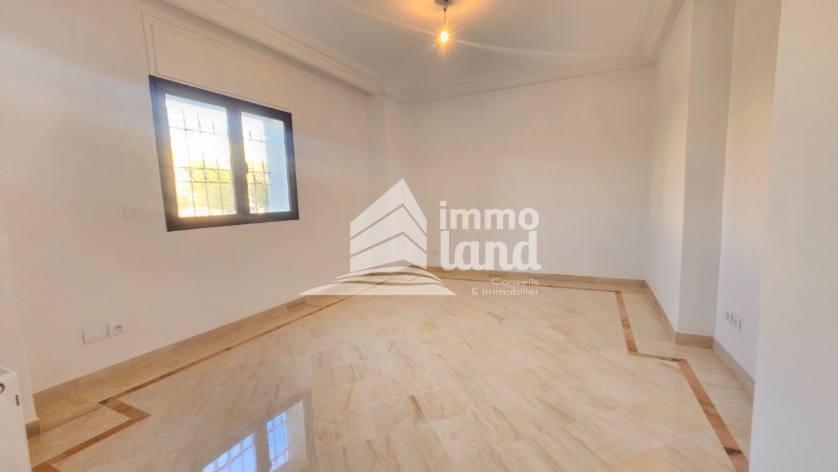 La Marsa El Aouina Vente Duplex Duplex avec entre indpendante  l'aouina