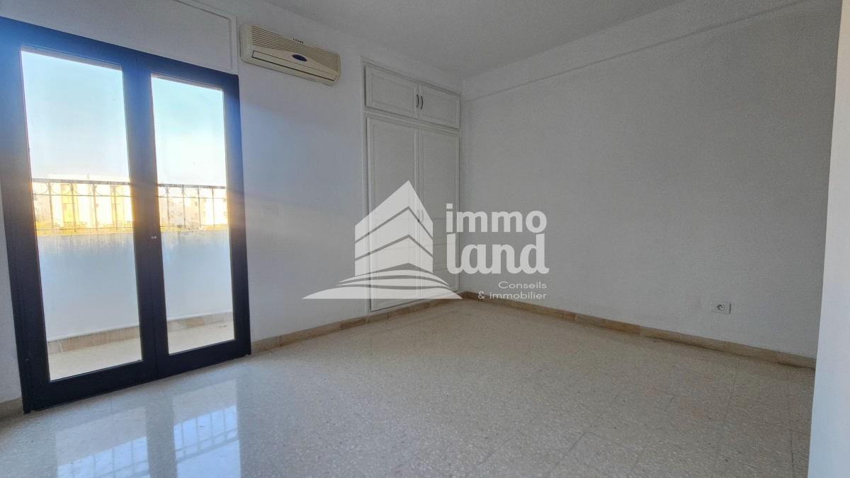 La Marsa El Aouina Vente Duplex Duplex avec entre indpendante  l'aouina
