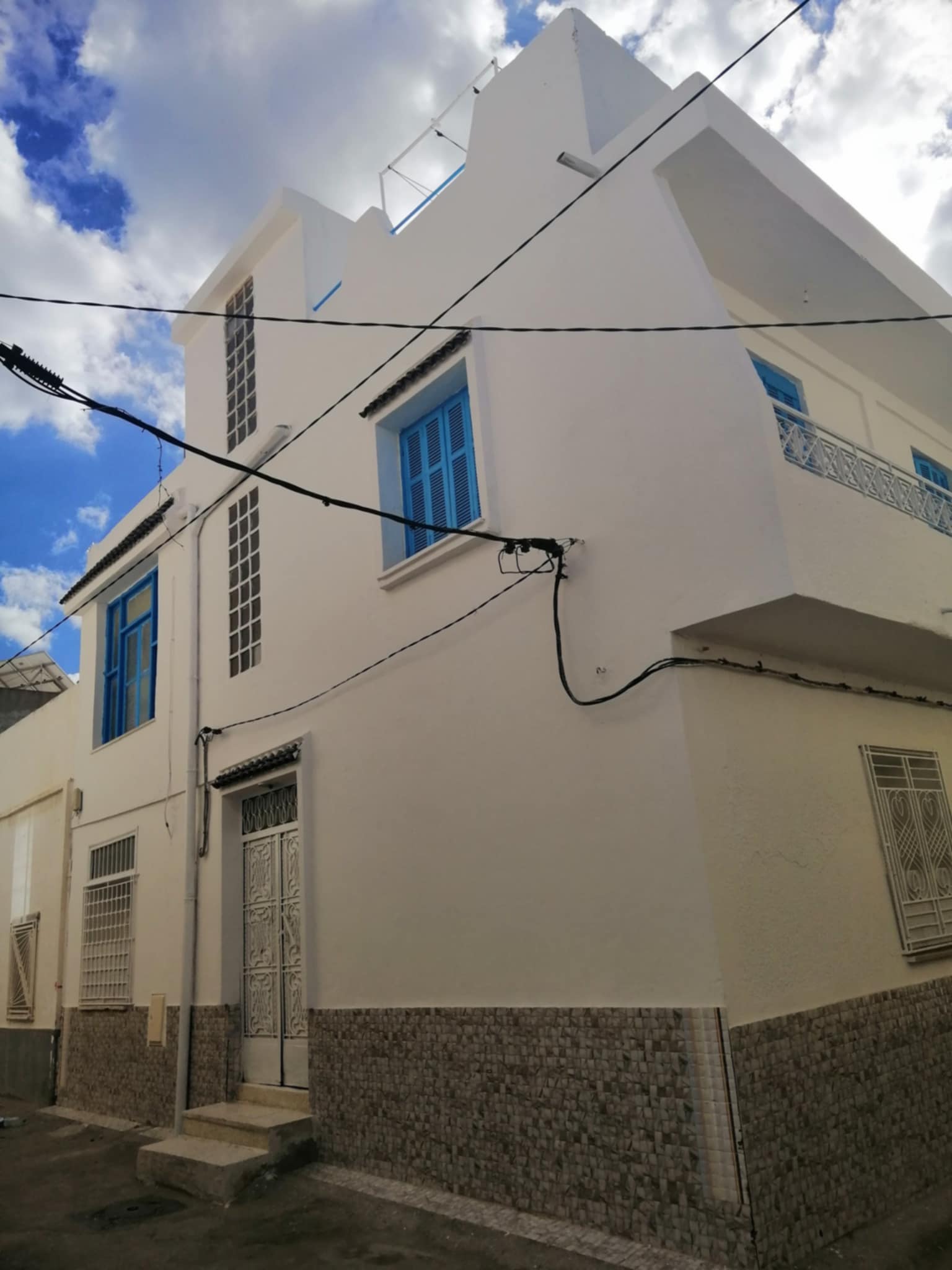 Sousse Ville&nbsp;Cite Jaouhara&nbsp;Vente&nbsp;Maisons&nbsp;Grande batiment contient 2 maison s 3