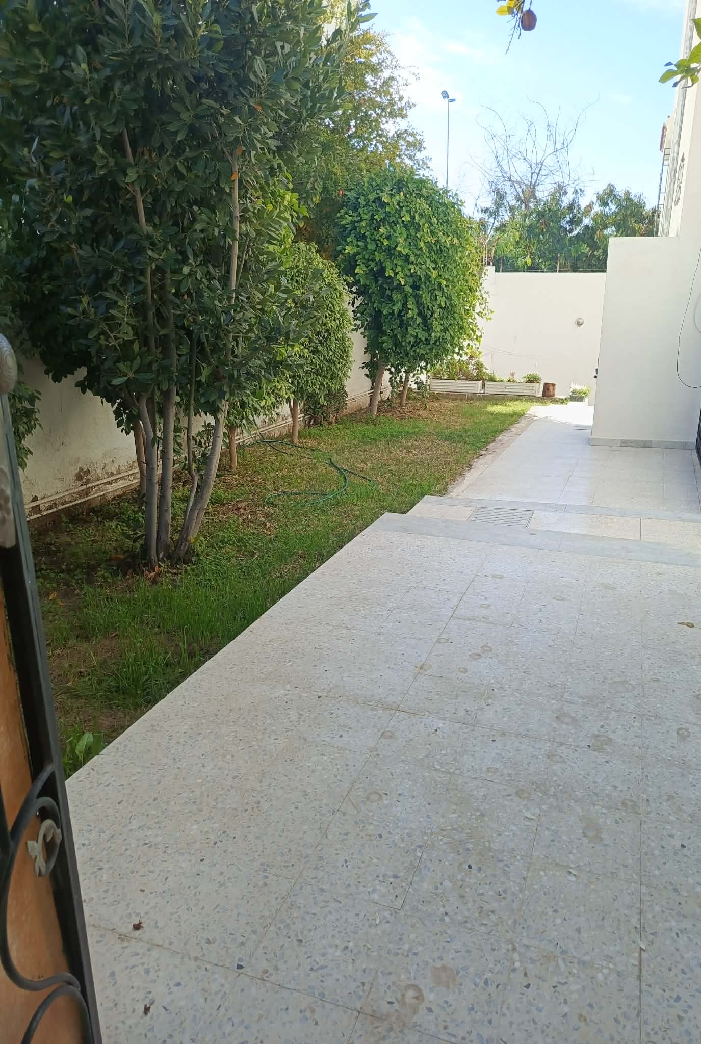 Ariana Ville Cite Ennasr 2 Location Maisons Ennasr  rdj de villa s 3 avec joli jardin