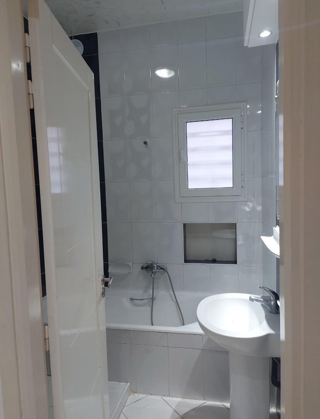 Le Bardo Bouchoucha Location Appart. 3 pices Apparemment spacieux