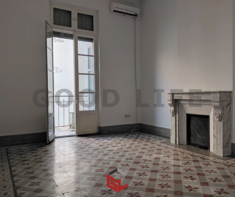 Bab Bhar&nbsp;Hedi Chaker&nbsp;Location&nbsp;Appart. 5 pi�ces+&nbsp;S4 � la place d afrique