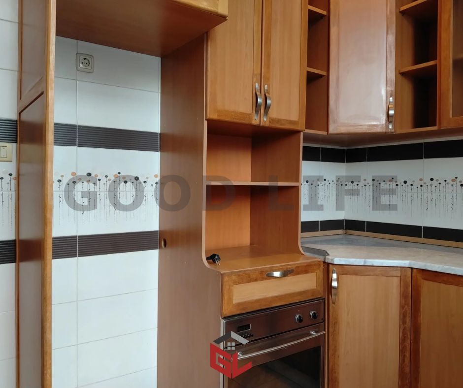 Bab Bhar&nbsp;Hedi Chaker&nbsp;Location&nbsp;Appart. 5 pi�ces+&nbsp;S4 � la place d afrique