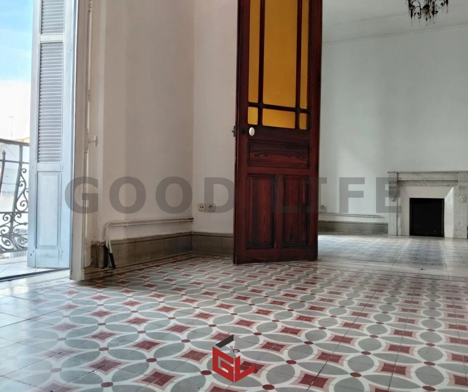 Bab Bhar&nbsp;Hedi Chaker&nbsp;Location&nbsp;Appart. 5 pi�ces+&nbsp;S4 � la place d afrique