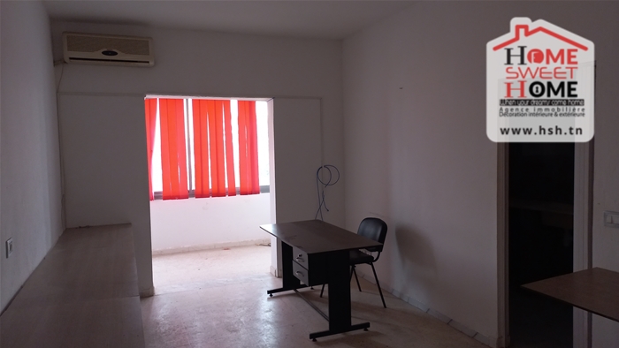 El Kram Le Kram Location Appart. 1 pice Bureau fuscia au kram