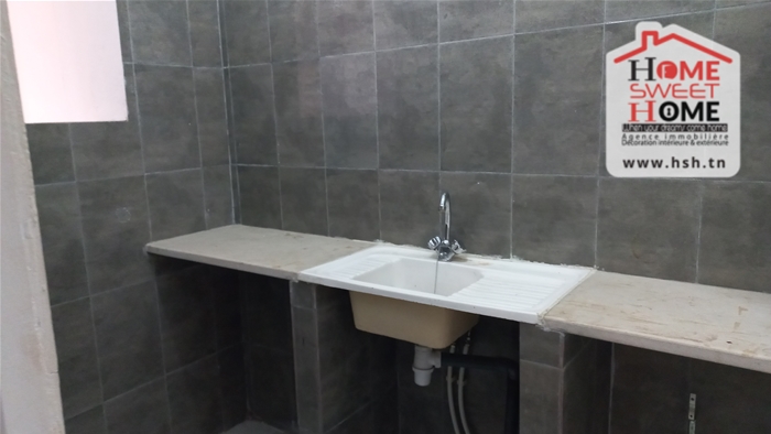 El Kram Le Kram Location Appart. 1 pice Bureau fuscia au kram