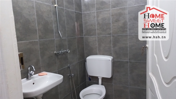 El Kram Le Kram Location Appart. 1 pice Bureau fuscia au kram