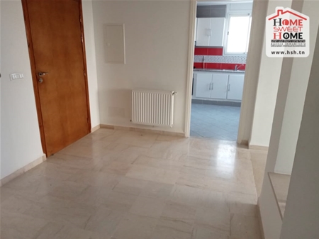 La Marsa Marsa Ennassim Location Appart. 2 pices Etage de villa givenchy  la marsa