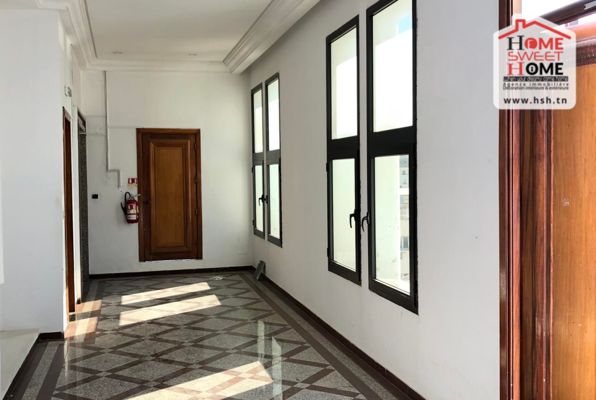 Bab Bhar Bab Bhar Location Appart. 5 pices+ Immeuble knia  beb bhar tunis