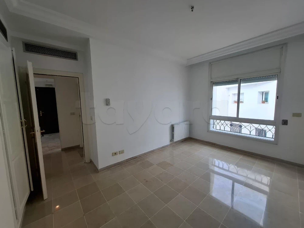 El Menzah El Manar 2 Location Appart. 4 pices Appart s3  manar 2 cot brooklyn