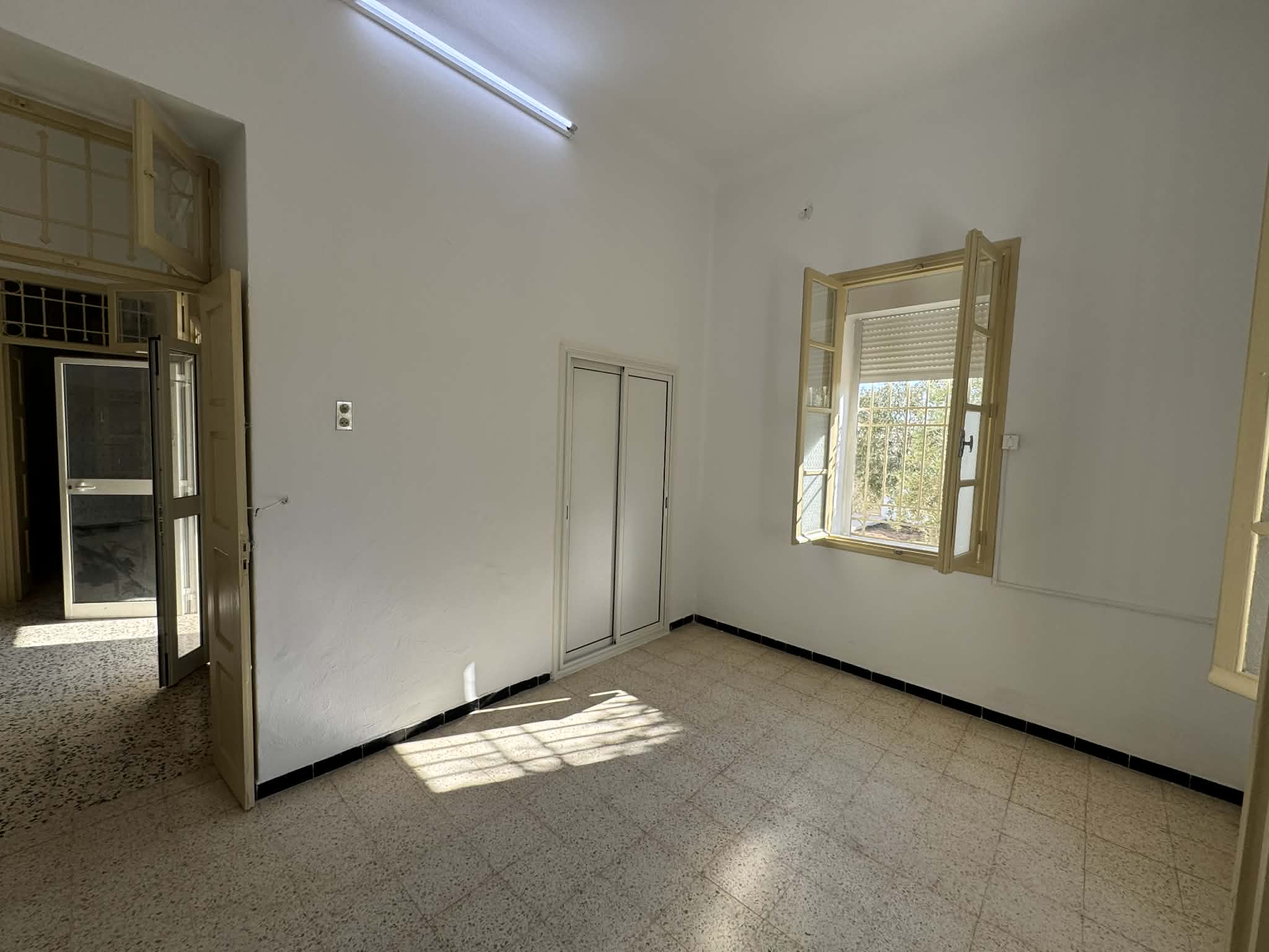 Sakiet Ezzit Sakiet Ezzit Location Appart. 3 pices Maison indpendante 3 chambres