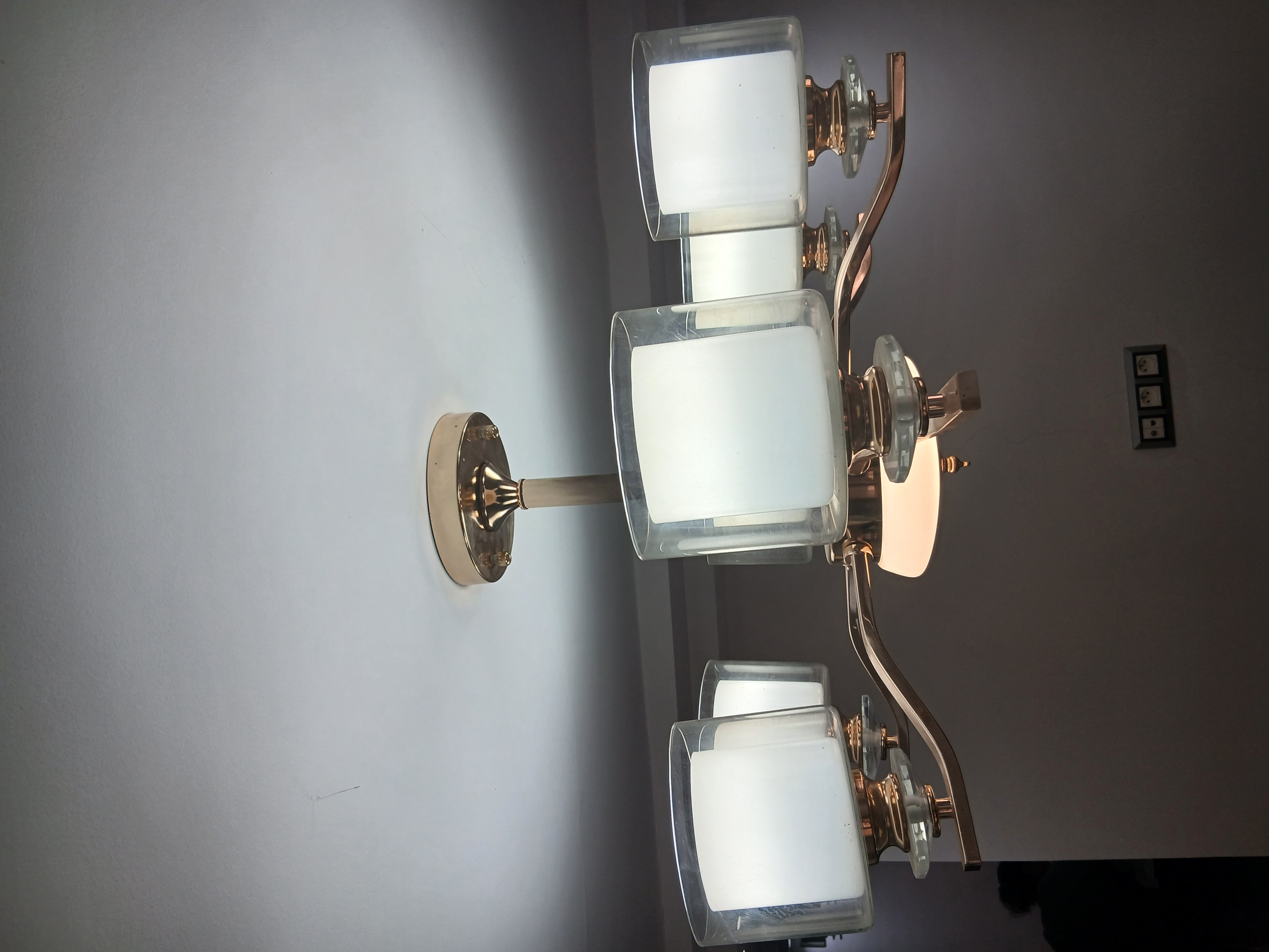 La Marsa El Aouina Lampes et luminaire Plafonniers, lustres 2 lustres jamais utilis