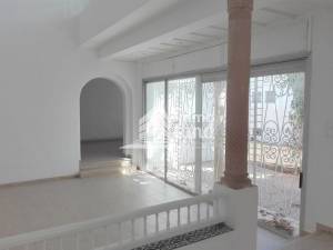 Ariana Ville&nbsp;El Menzah 7&nbsp;Location&nbsp;Maisons&nbsp;Villa de 300m2 a menzah 7