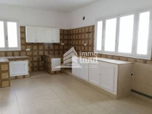 Ariana Ville&nbsp;El Menzah 7&nbsp;Location&nbsp;Maisons&nbsp;Villa de 300m2 a menzah 7