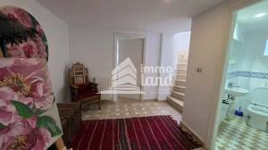 Mnihla&nbsp;Jardins d'el Menzah&nbsp;Vente&nbsp;Maisons&nbsp;Triplex de 300m2  menzah 9c