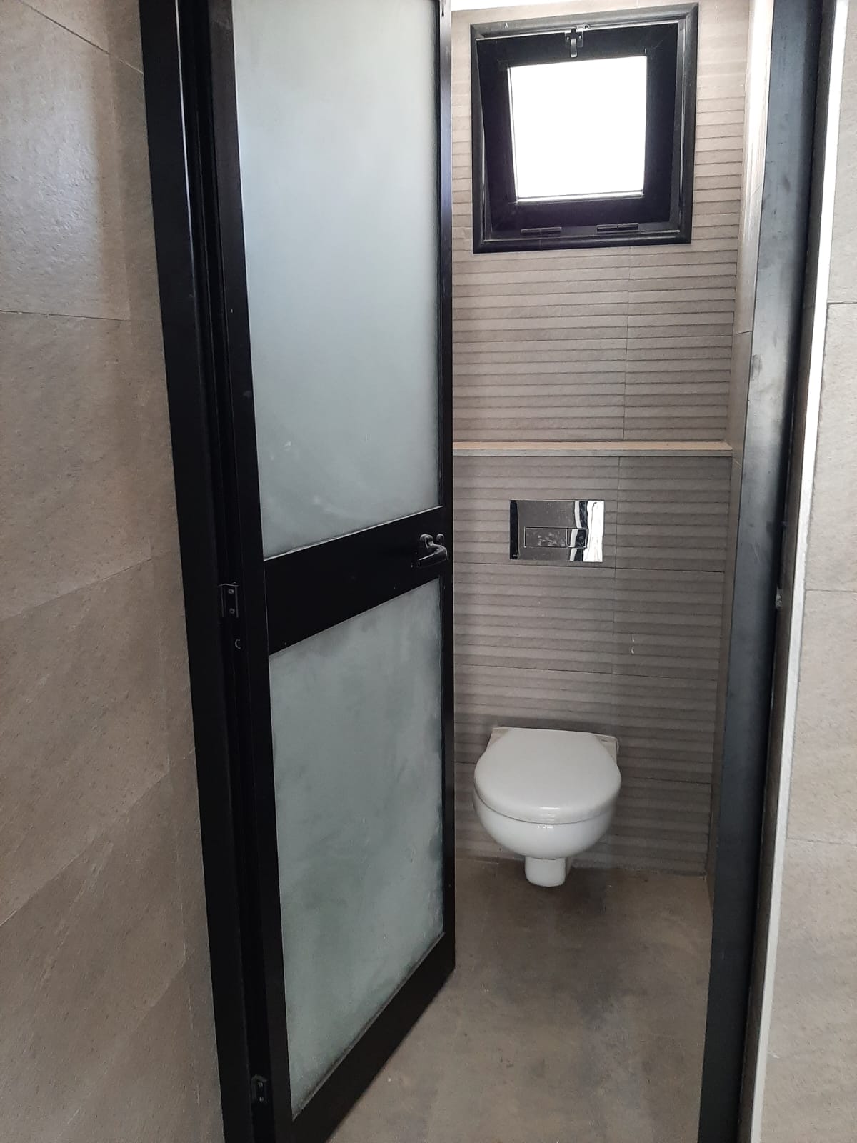 La Marsa&nbsp;El Aouina&nbsp;Bureaux & Commerces&nbsp;Fond de Commerce&nbsp;Aouina vnt fc 140m2