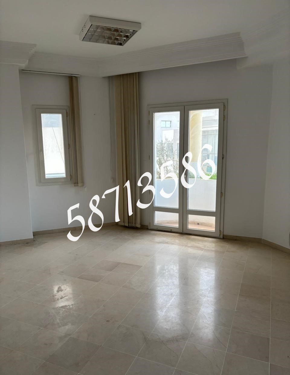 La Marsa Berge Du Lac Location Surfaces Local les berges de lac i