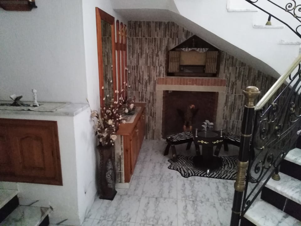 Sousse Jaouhara&nbsp;Sahloul&nbsp;Location&nbsp;Appart. 1 pi�ce&nbsp;S1 au rez de chauss� avec jardin