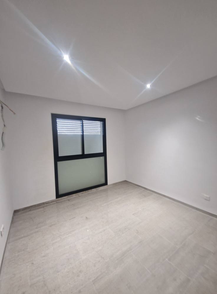 Ariana Ville&nbsp;Riadh Landlous&nbsp;Bureaux & Commerces&nbsp;Bureau&nbsp;Bureau h1 dans un centre m�dical