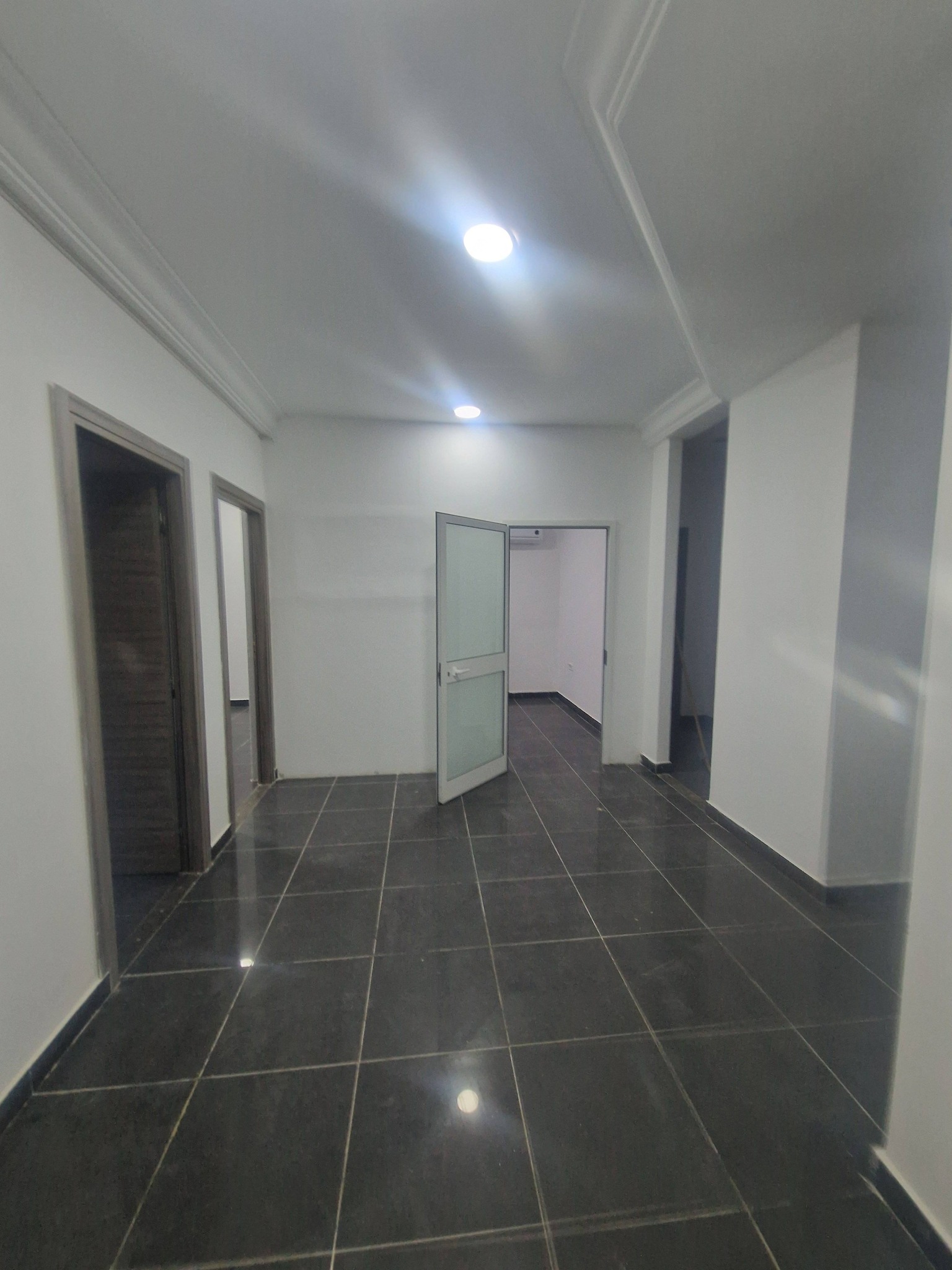 Ariana Ville&nbsp;Cite Ennasr 2&nbsp;Bureaux & Commerces&nbsp;Bureau&nbsp;Bureau h3 situ� � ennasr 2