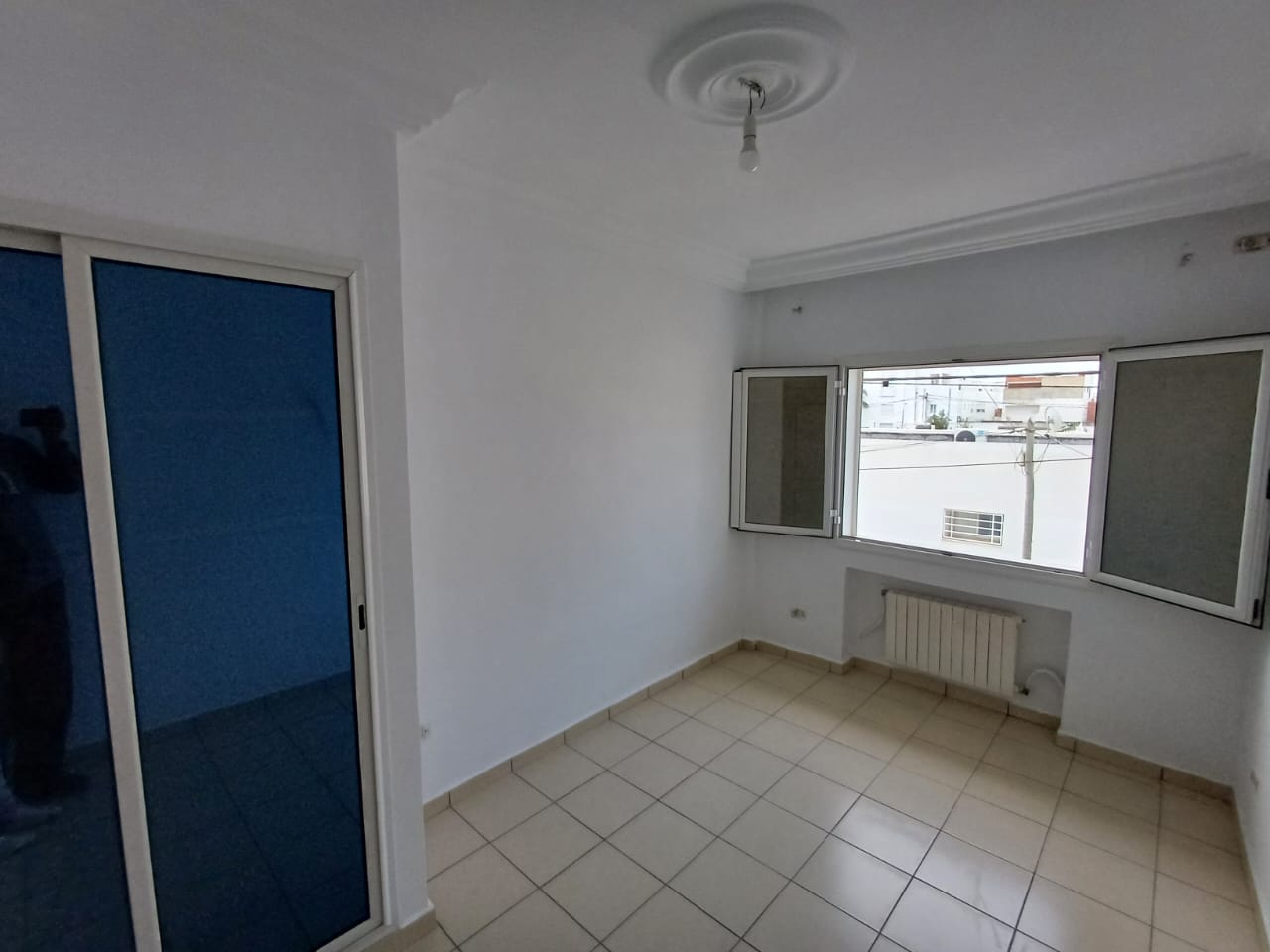 La Marsa&nbsp;Cite El Mhiri&nbsp;Location&nbsp;Appart. 3 pi�ces&nbsp;Apt 2ch et salon