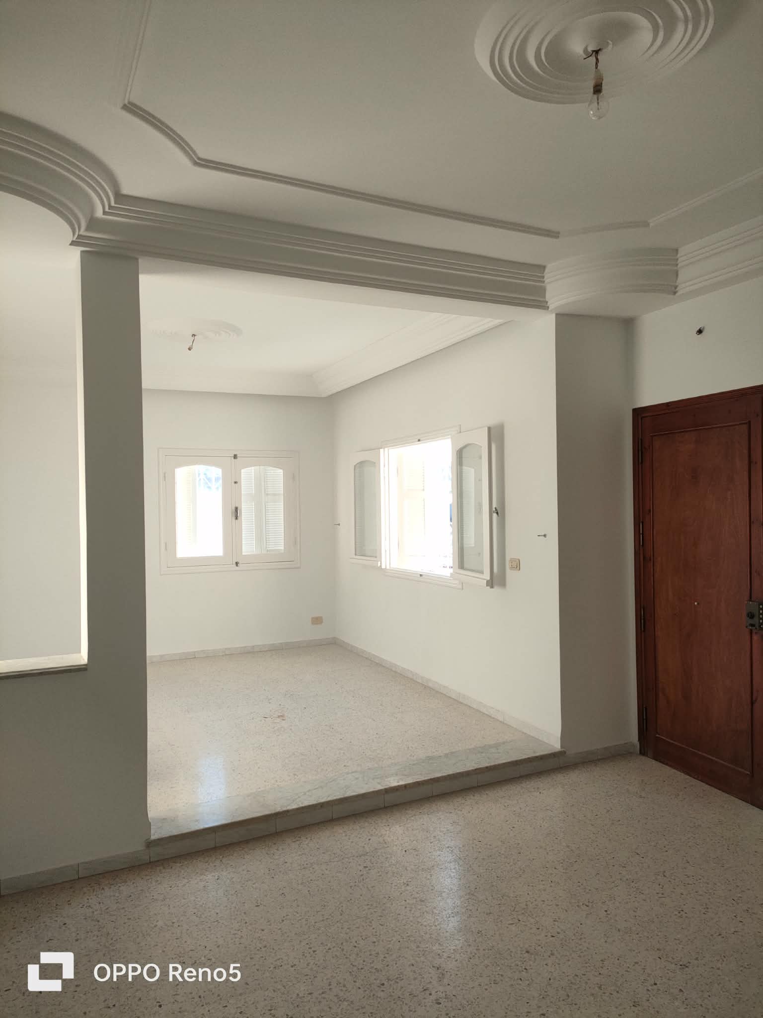 Sousse Jaouhara&nbsp;Khezama Ouest&nbsp;Location&nbsp;Appart. 2 pi�ces&nbsp;Etage de villa spacieux s 2 pour couple mari�e