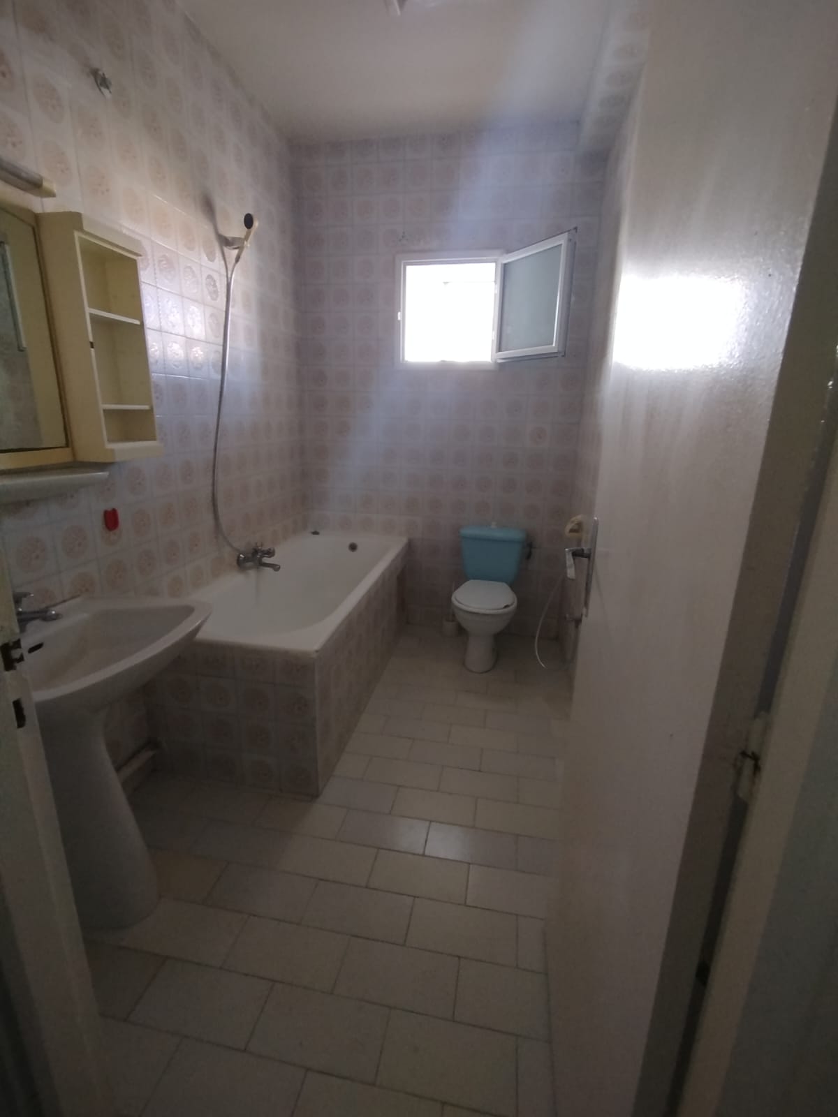 El Menzah&nbsp;El Manar 2&nbsp;Location&nbsp;Appart. 2 pi�ces&nbsp;Un mignon studio s1 meubl� � manar2