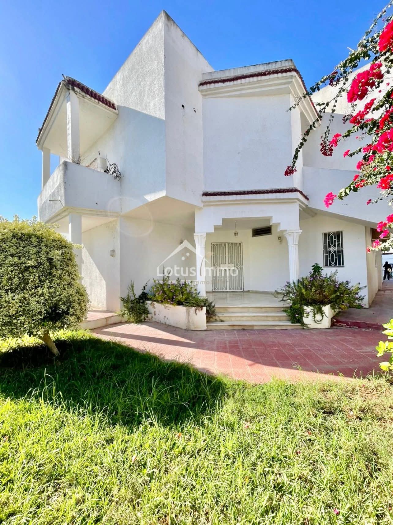 La Soukra Chotrana 3 Vente Maisons Villa s4 avec deux appartements s2